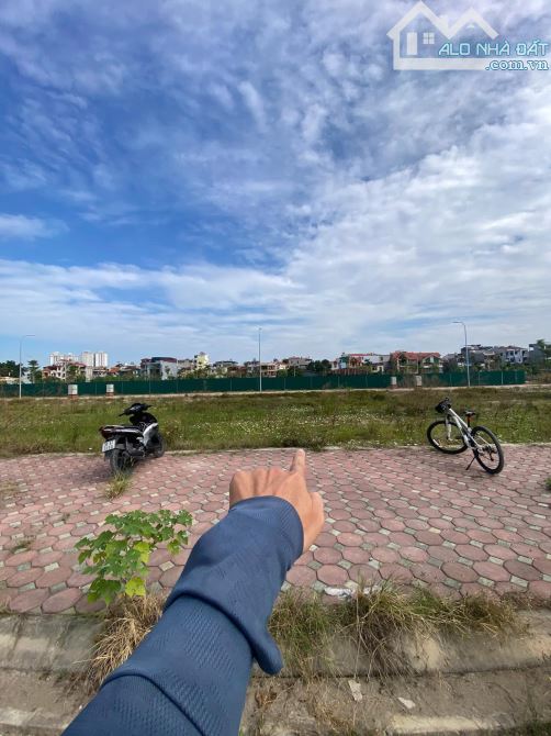 BÁN ĐẤT ĐẦU GIÁ PHÂN LÔ TAM HIỆP THANH TRÌ. SAU TRƯỜNG CẤP 2 TAM HIỆP . VỈA HÈ KINH DOANH - 2