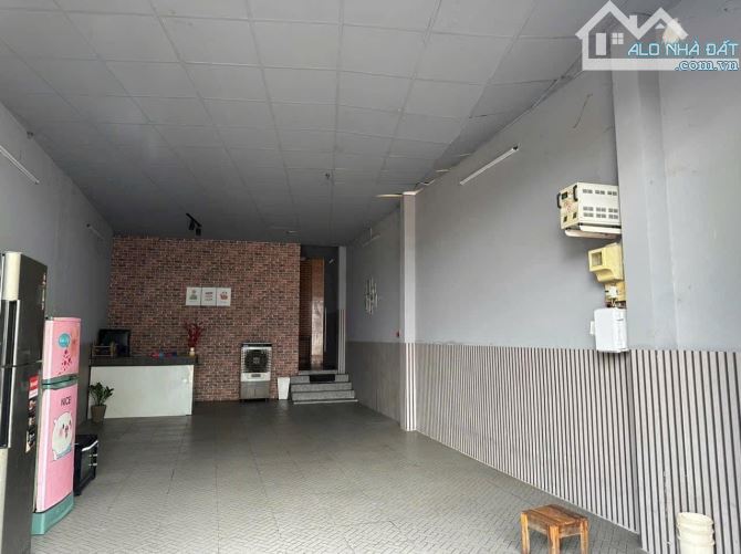 Bán nhà 2 lầu mặt tiền Đ.Lê Bình p.Hưng Lợi cách mt 3/2 20m vị trí đẹp dt 5x14 giá tốt - 2