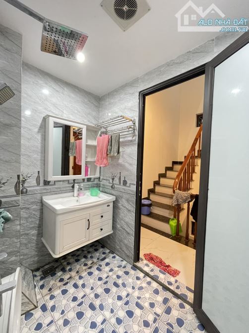 Bán nhà đẹp ở ngay Vương Thừa Vũ Thanh Xuân. DT50m, 4 tầng 4 ngủ Mt10m Giá 6.5 tỷ Ngõ ô tô - 2