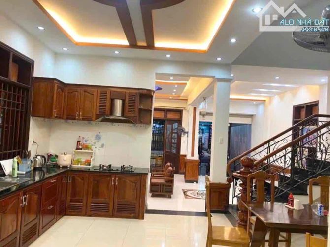 🔥 Biệt thự 3 tầng 163.5 m2 cực kì đẳng cấp lô góc – sát chợ Hòa Xuân- giá rẻ nhỉnh 10 tỷ - 2