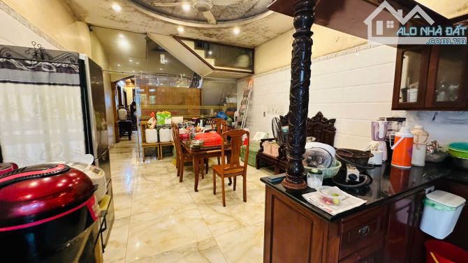 Nhà mặt đường Trần Nhân Tông (gần trường lái xe) - 109m2 - MT 4,2m - 4 tầng-hiện trạng đẹp - 2