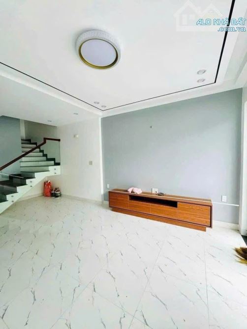 NHÀ 2 TẦNG THIẾT KẾ HIỆN ĐẠI KIỆT OTO 69 LÊ NGÔ CÁT, PHƯỜNG THUỶ XUÂN CÓ SÂN OTO 🏘️🏘️ - 2