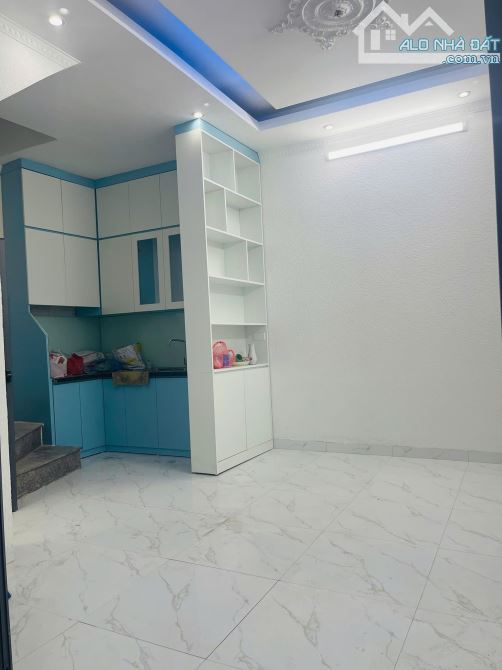 Bán nhà- NGÕ THÔNG,GẦN PHỐ -Văn Hương, Đống Đa -40m2, 5 tầng, rộng 5m, 5.5 tỷ. - 3