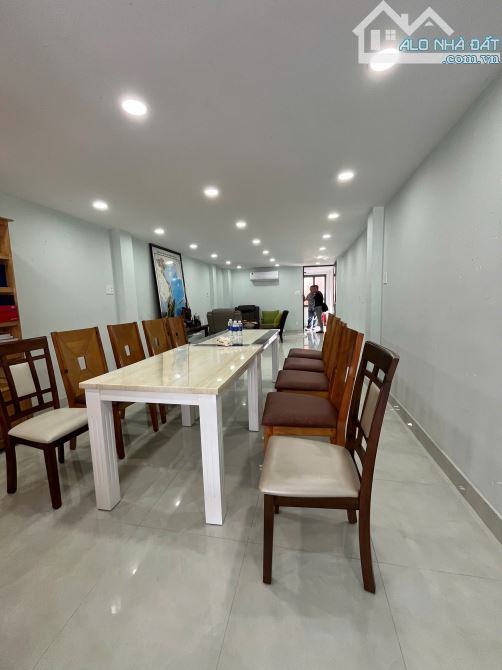 6 TẦNG- HOÀ BÌNH -TÂN PHÚ- GIÁP Q11- DT:4*20M- 11 TỶ - 3