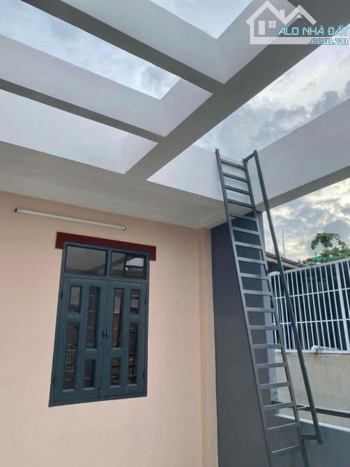 CẦN BÁN GẤP CĂN NHÀ QUẬN 12 - DT 48m2 - GIÁ 2TỶ4 - 3