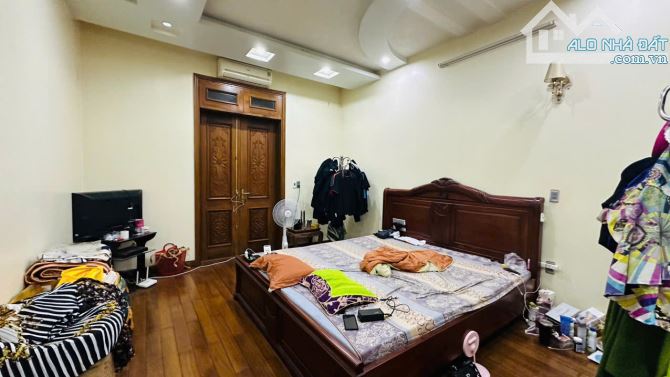 Nhà mặt đường Trần Nhân Tông (gần trường lái xe) - 109m2 - MT 4,2m - 4 tầng-hiện trạng đẹp - 4