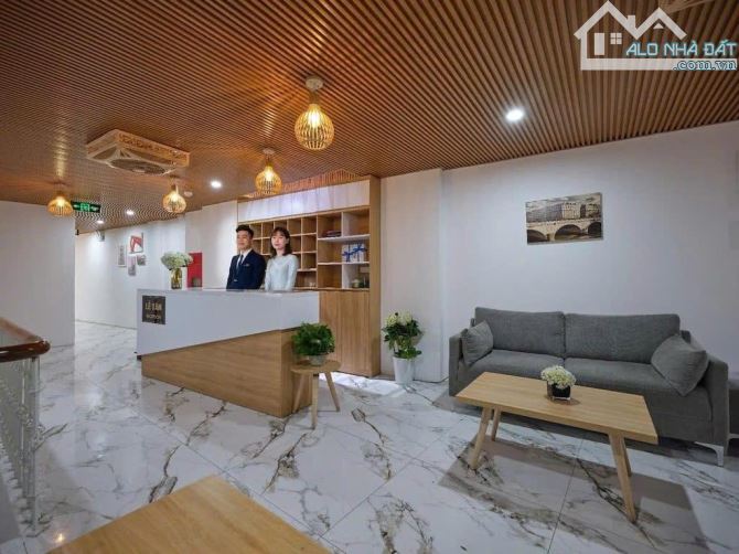 Bán 300m2 mặt phố Yên Hoa, Tây Hồ, mặt hồ tuyệt đẹp, mặt tiền 10m, sẵn tòa nhà 10 tầng, KD - 4