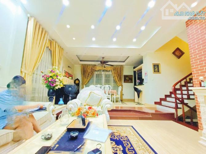 Biệt Thư VILA 1 Huyndai Tô Hiệu - Hà Đông - 3 Thoáng - 171m2 - 3 Tầng - Mặt tiền 10m. - 4