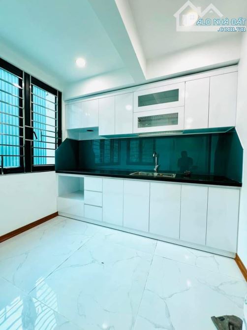 Cần bán nhà Tập Thể Yên Thế Nguyễn Thái Học, 30m2 Nhà Đẹp mua vào ở luôn hơn 2 tỷ có TL - 4