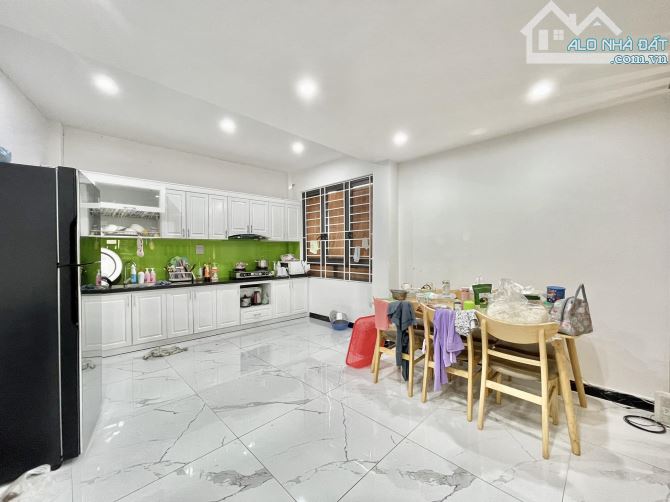 Bán nhà đẹp ở ngay Vương Thừa Vũ Thanh Xuân. DT50m, 4 tầng 4 ngủ Mt10m Giá 6.5 tỷ Ngõ ô tô - 5
