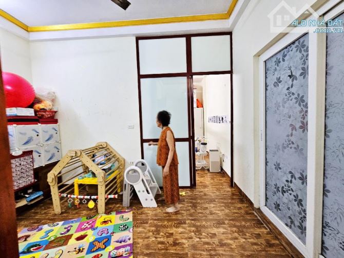 Đê La Thành, lô góc, thông Hào Nam, ngõ rộng, 40m2 x 5 tầng, mặt tiền 4,6m, chào 7,8 tỷ - 5