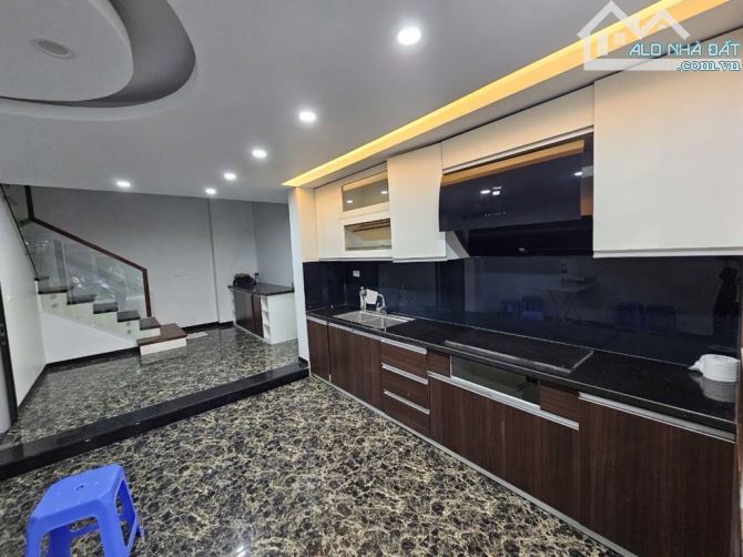 Bán Gấp Nhà Thạch Bàn - Ngõ Thông Ô Tô - 60m2 - 12,9 Tỷ - 5 Tầng Dân Xây - 6