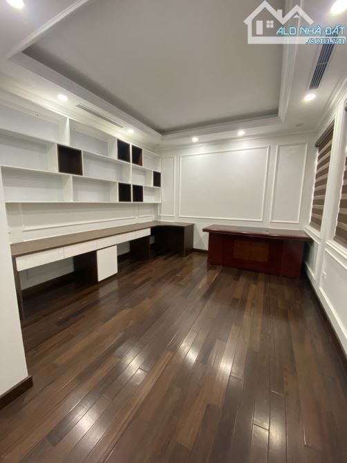 Cho thuê biệt thự tại KĐT TP Giao Lưu - PVĐ .DT : 180 M * 4 Tầng .MT : 13 M . Chia Phòng . - 6