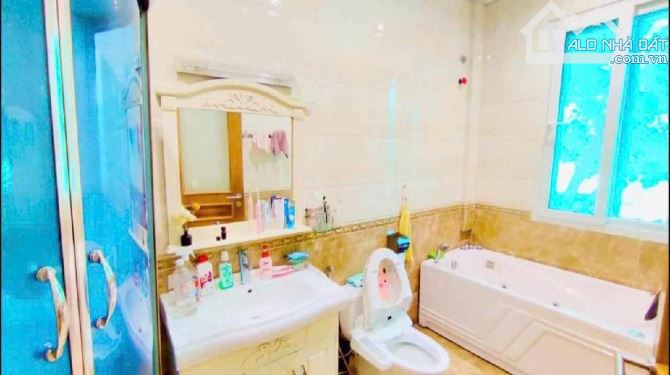 Biệt Thư VILA 1 Huyndai Tô Hiệu - Hà Đông - 3 Thoáng - 171m2 - 3 Tầng - Mặt tiền 10m. - 7