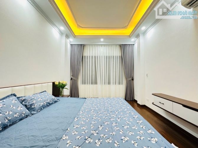 SIÊU PHẨM CẦU GIẤY NHÀ ĐẸP Ở NGAY FULL NỘI THẤT XỊN SÒ hơn 6 Tỷ - DT : 33m x 5 tầng , mặt - 7