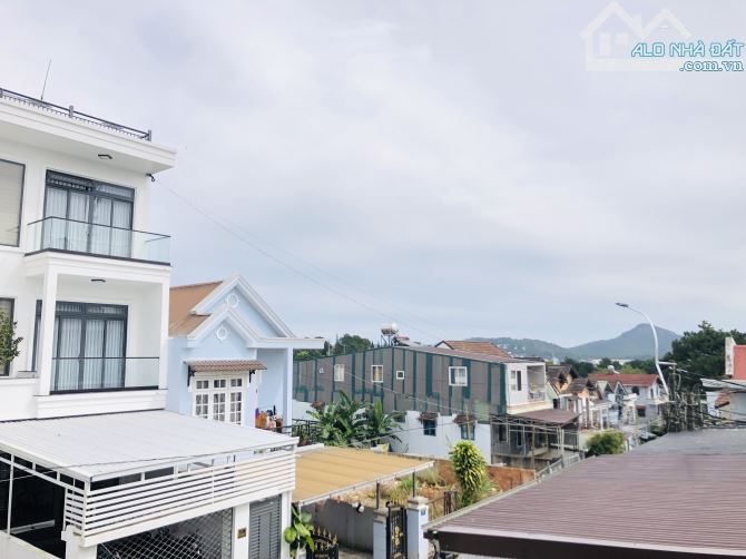 VILLA 2 MẶT TIỀN NGUYỄN HỮU CẢNH P8 245M2 NỞ HẬU 12,5M, CÓ 4P TRỌ RIÊNG BIỆT GIÁ 13,8 tỷ - 8