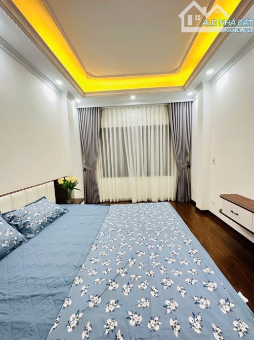 SIÊU PHẨM CẦU GIẤY NHÀ ĐẸP Ở NGAY FULL NỘI THẤT XỊN SÒ hơn 6 Tỷ - DT : 33m x 5 tầng , mặt - 8