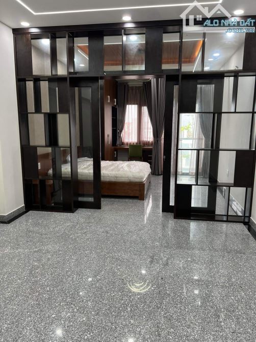 🏠🏠 CHỦ ĐỊNH CƯ GẤP BÁN - 52m2 - 6 TẦNG - 8TỶ5 - FULL NỘI THẤT GỖ CAO CẤP - P6, GÒ VẤP. - 8