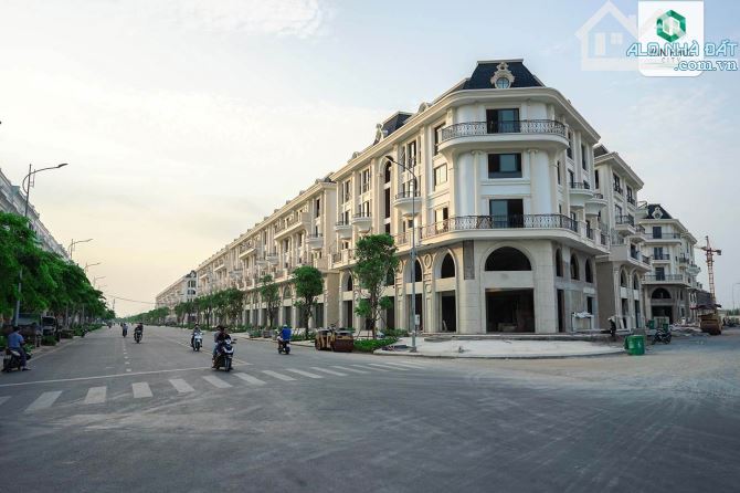 bán dãy nhà phố trong Vạn Phúc City / Thủ Đức, căn 60m2 giá 6ty850. không nội thất