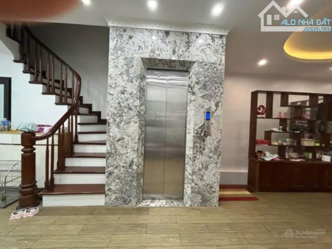 Bán nhà mặt phố Chiến Thắng 82m2 mt 5m 5 tầng thang máy kinh doanh sầm uất giá 29,5 tỷ