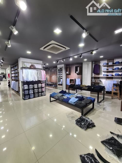 Bán tòa 12 tầng mặt phố Triệu Việt Vương, 162m2, mt 7m, dòng tiền 500tr/tháng, 180 tỷ