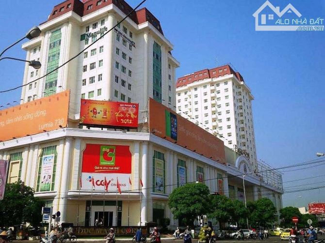 Bán đất đường Hùng Vương Đà Nẵng, Đối diện BigC, diện tích 400m2, giá 300 triệu/m2