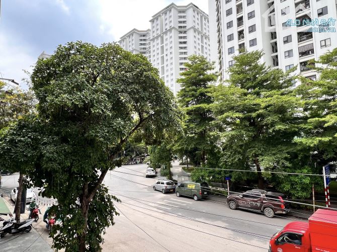 BÁN NHÀ 4T*121M*MT6M MẶT PHỐ ĐƯỜNG QUANG LAI - TỨ HIỆP VỈA HÈ KINH DOANH ĐỈNH 30 TỶ