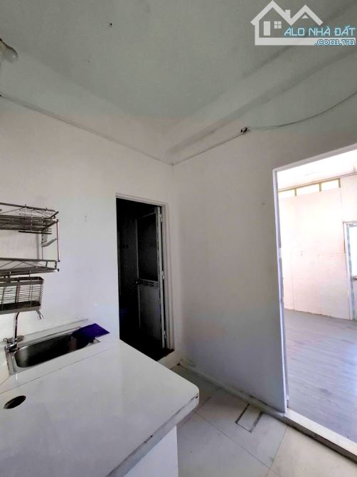 HẺM 8M CÁCH MT HOÀNG HOA THÁM P13 10 BƯỚC CHÂN, NGAY NHÀ GA T3,5 TẦNG, THU 30TR,11.X - 1