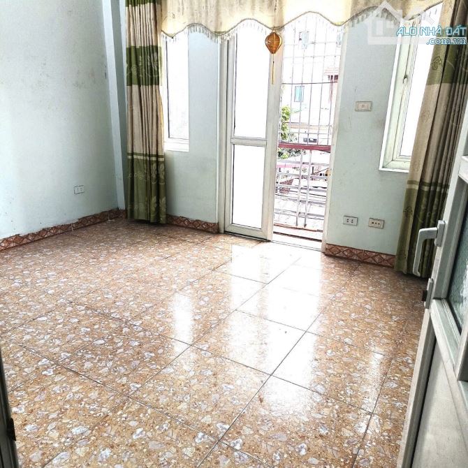 BÁN NHÀ PHƯỜNG CỰ KHỐI LONG BIÊN 4 TỶ 50M 4 TẦNG ÔTÔ DÒNG TIỀN 18 TRIỆU /1T - 1