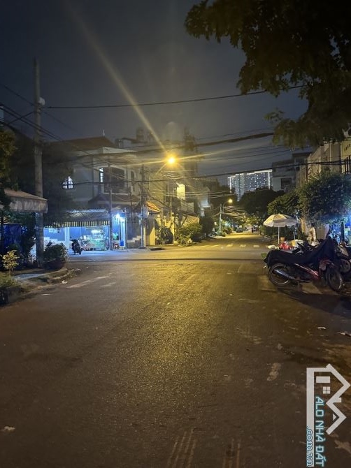 Mặt tiền đường số 13 phường Tân kiểng Quận 7, 71m2 ngang 4m chỉ 12.9 tỷ - 1