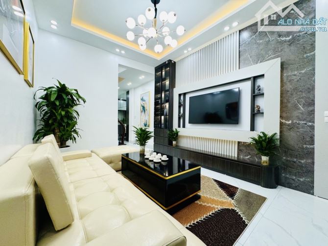 Phân lô Hoàng Văn Thái, nội thất đẹp - 1