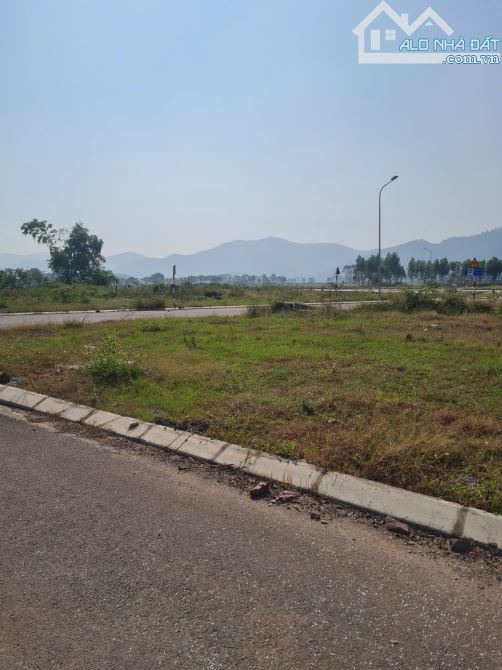 Bán Đất Đấu giá gần VIN HOME  Đồng Sơn, TP Bắc Giang. 108m2- MT 6m. đường 21m. Giá 3,5 tỷ - 1