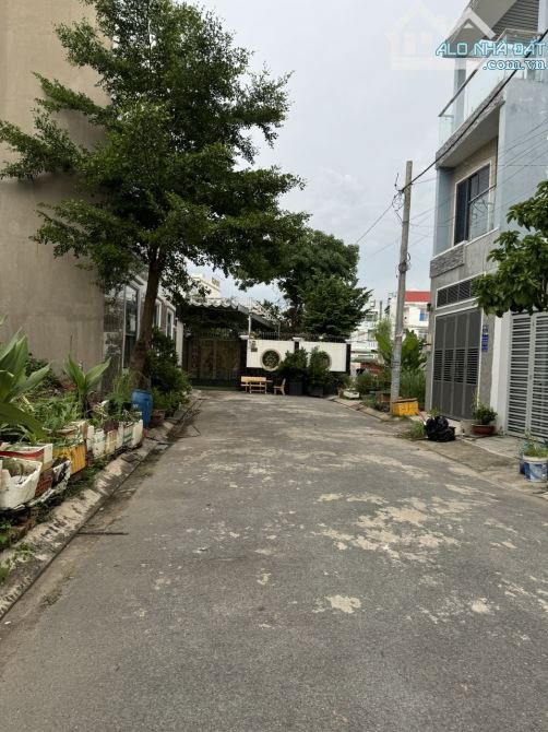 Đất phân lô, 80m2, ngang 5.2m, xây tự do, TT Phú Hữu, nhỉnh 4 tỷ - 2