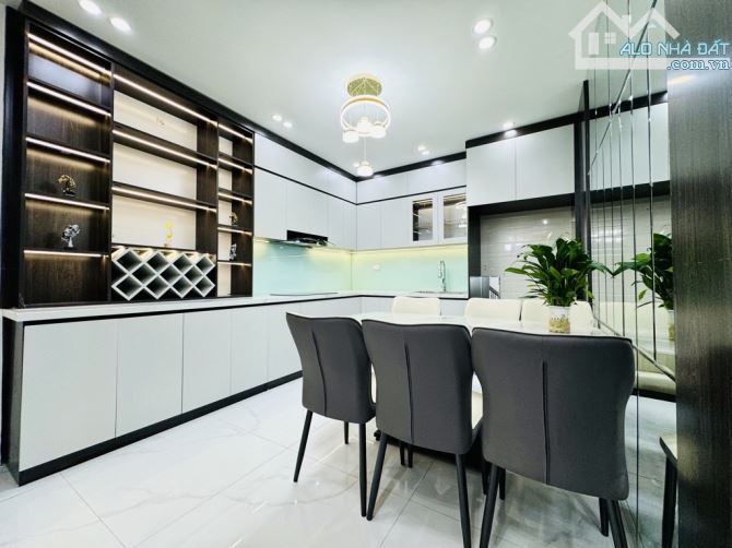 Phân lô Hoàng Văn Thái, nội thất đẹp - 2