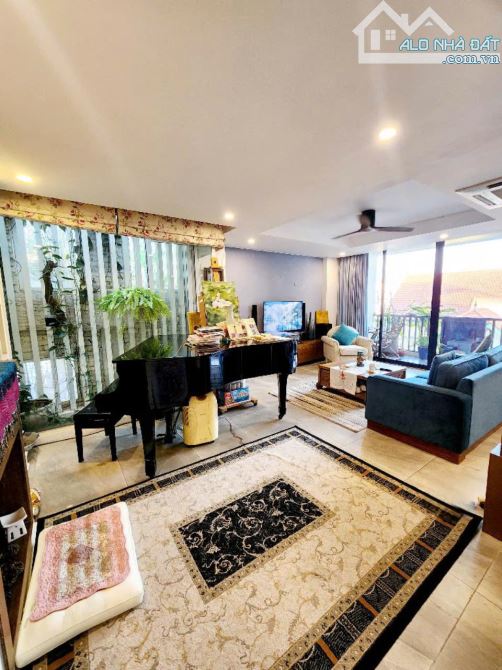 Biệt thự Tân Tây Đô 302m2- 3 tầng-MT12, vị trí đẹp, giá 32,5 tỷ - 2
