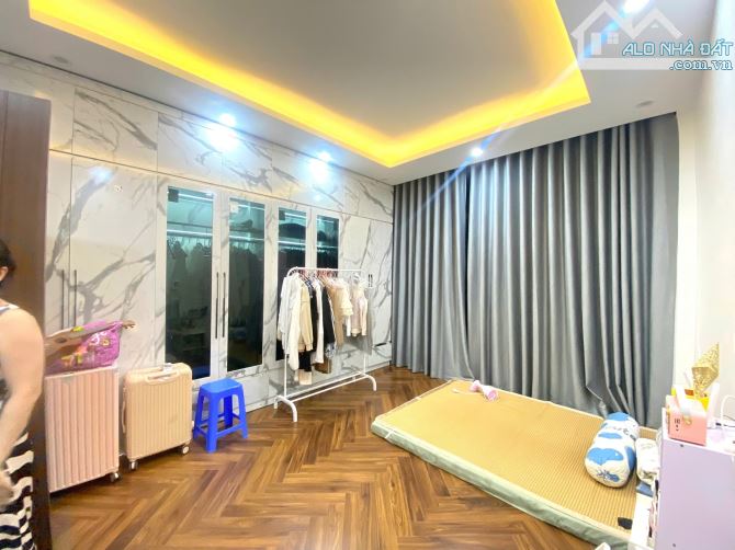 Nhà Đẹp - Hồ Tùng Mậu - 30m2, 6 Tầng - Hàng Xóm Goldmark - Thoáng Trước Sau Vĩnh Viễn - 3