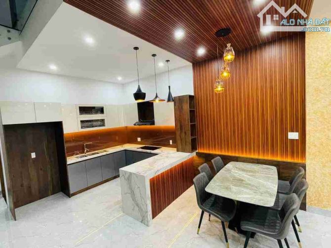 Nhà đẹp 3 tầng đường 7,7m Phạm Xuân Ẩn, Hòa Xuân - khu dân trí cao - 3
