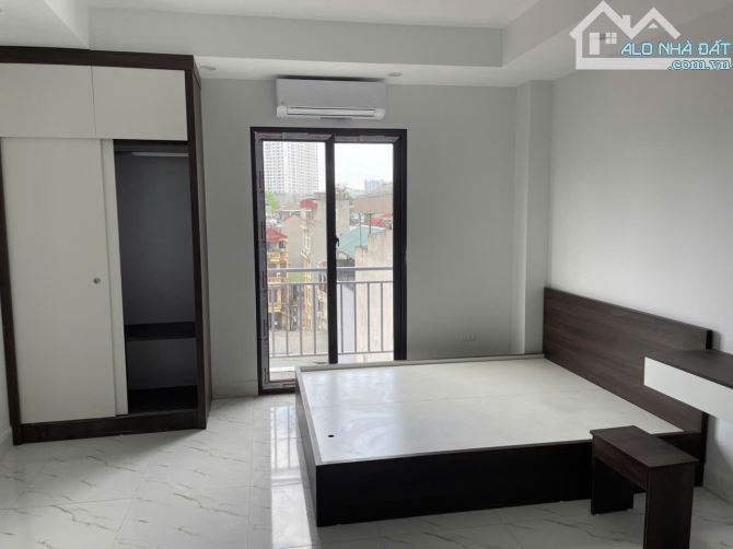 Bán tòa Apartment Phố Kim Mã. 125m2 × 9 Tầng Thang Máy. 35 Căn hộ Cao Cấp - Dòng tiền 2.2 - 4