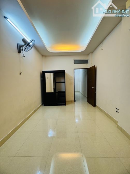 QUẬN 1 Trần Đình Xu THÔNG NGUYỄN TRÃI NGUYỄN CƯ TRINH - 4 TẦNG ĐÚC BTCT - VỪA Ở KINH DOANH - 5