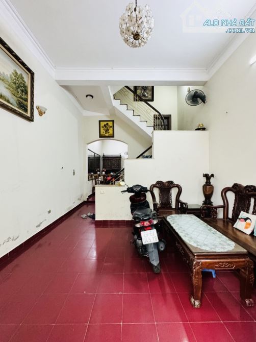 Phân lô Thanh Xuân, ô tô chạy vòng quanh, view trường học - 6
