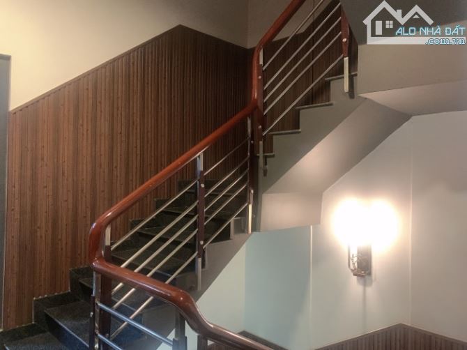 NHÀ PHAN HUY ÍCH GÒ VẤP 80M NGANG KHỦNG 5M BTCT 5 TẦNG XE HƠI ĐẬU NHÀ CHỈ NHỈNH 9 TỶ - 9
