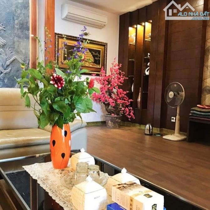 Bán nhà phân lô 4 tầng ngõ 28 Điện Biên Phủ 40m chỉ  11.8 tỷ ô tô đỗ cổng