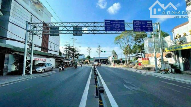 Bán nhà 2 lầu mặt tiền đường Trần Hoàng Na p.An Bình dt 4.5x20.5 vị trí đẹp hoàn công
