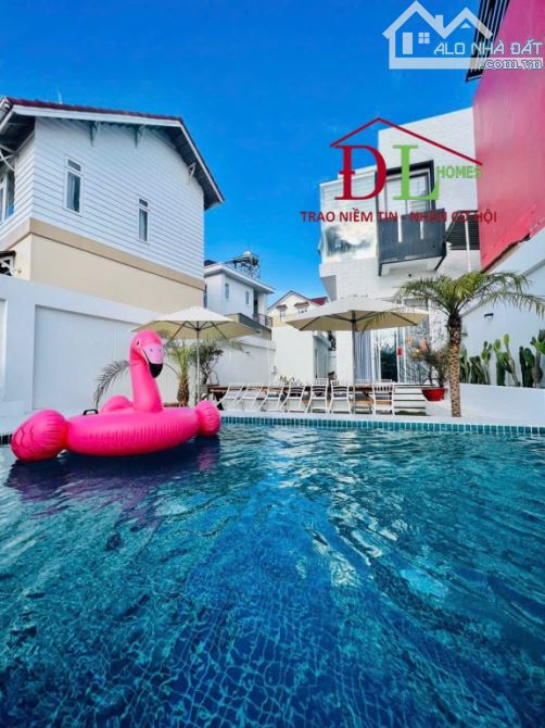 3261 BIỆT THỰ HỒ BƠI GẦN TRUNG TÂM- VIEW SĂN MÂY & THUNG LŨNG ĐÈN CỰC ĐẸP -KINH DOANH TỐT