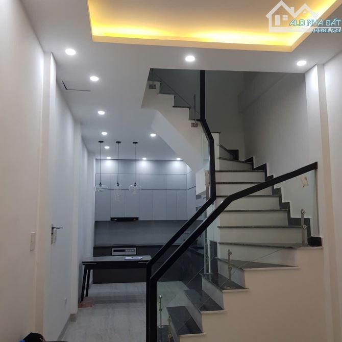 Bán nhà Hồ Đắc Di, 20m ô tô, gần hồ, nhà mới, nội thất xịn sò, 35m2, 5 tầng, giá 8.2 tỷ