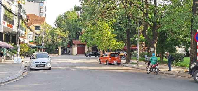 HẠ CHÀO GẦN 2 TỶ BÁN GẤP NHÀ PHỐ TÔ NGỌC VÂN QUẢNG AN TÂY HỒ 60M MT 5M NHỈNH 22 TỶ OTO VÀO