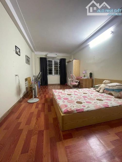 Ngã 5 Hà trì cuối đường Bà triệu 35m 5 tầng đẹp full đồ 1 bước ra mặt phố chỉ hơn 5 tỷ - 1
