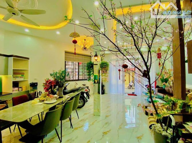 Cho thuê nhà lô góc Văn Cao, DT: 70m2, 5 p.ngủ khép kín. - 1