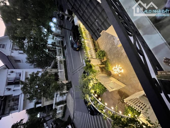 Bán BT đơn lập  Vinhomes Anh Đào 200m - Lô góc 4 mặt thoáng - 70tỷ có bớt - 1
