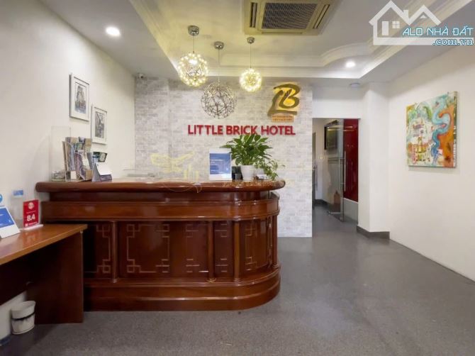 Bán hotel MT Bùi Thị Xuân, phường Bến Thành Quận 1, DT 5,3 x 23m, tự khai thác 400 triệu/t - 2